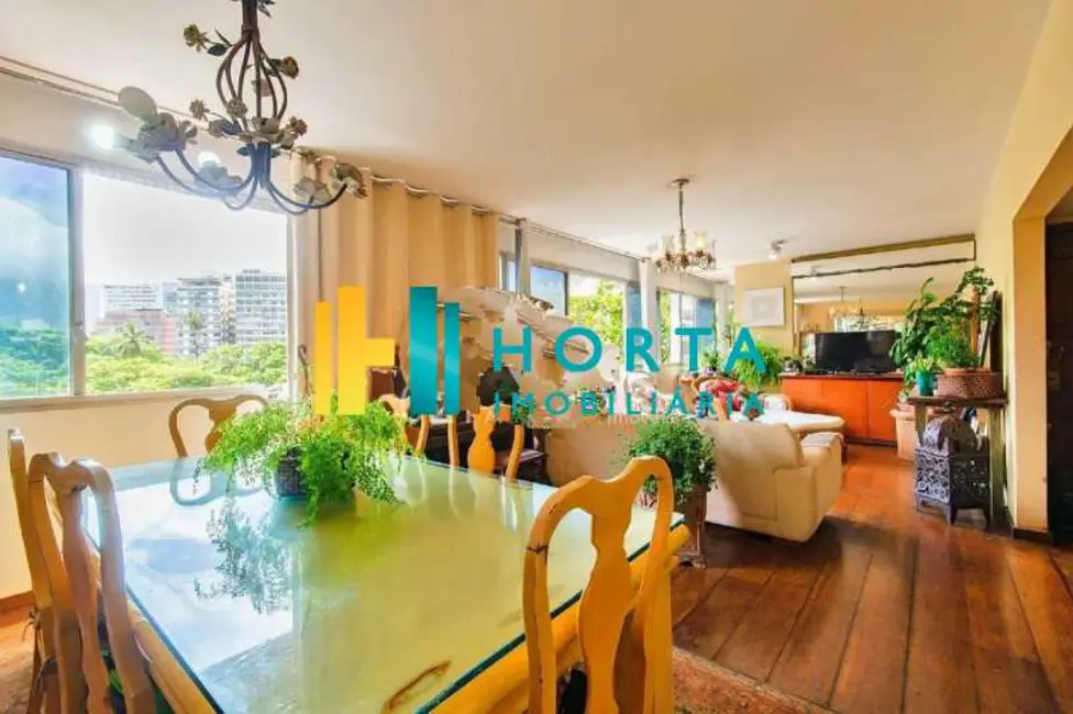 Apartamento com 4 quartos à venda, 138m2 em Rio De Janeiro - RJ - imagem 3 Foto 3 de Apartamento com 4 quartos à venda, 138m2 em Rio De Janeiro - RJ
