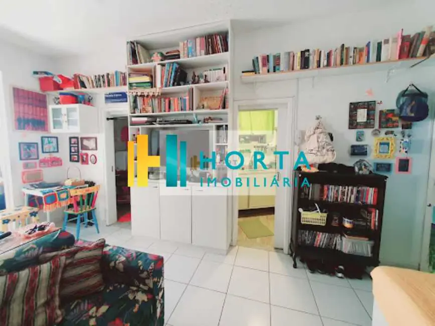 Kitnet com 1 quarto à venda, 25m2 em Rio De Janeiro - RJ - imagem 1 Foto 1 de Kitnet com 1 quarto à venda, 25m2 em Rio De Janeiro - RJ