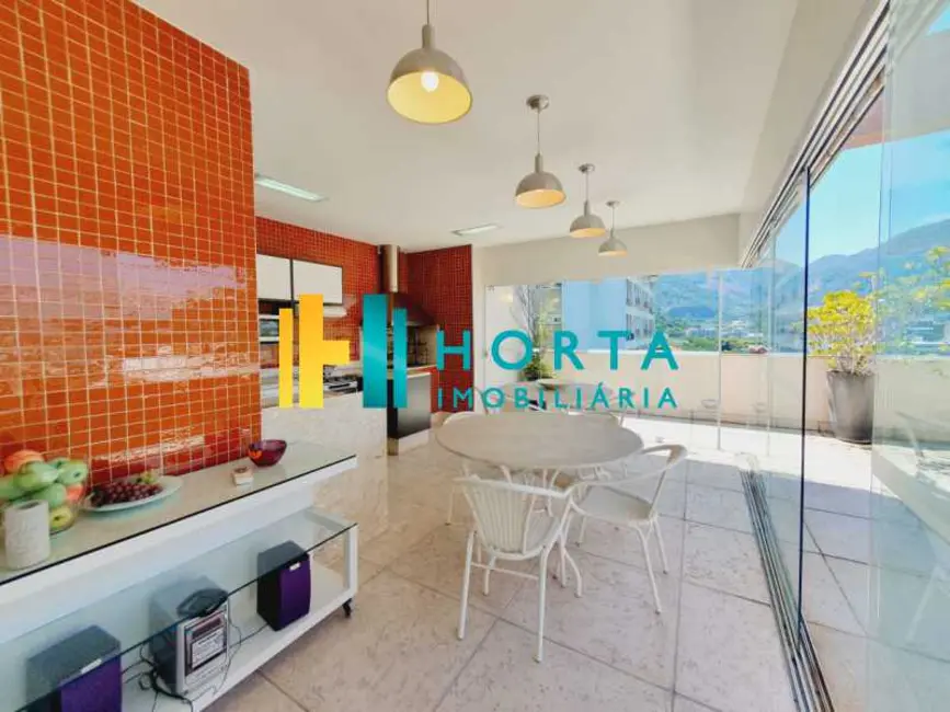 Cobertura com 3 quartos para alugar, 166m2 em Rio De Janeiro - RJ - imagem 3 Foto 3 de Cobertura com 3 quartos para alugar, 166m2 em Rio De Janeiro - RJ