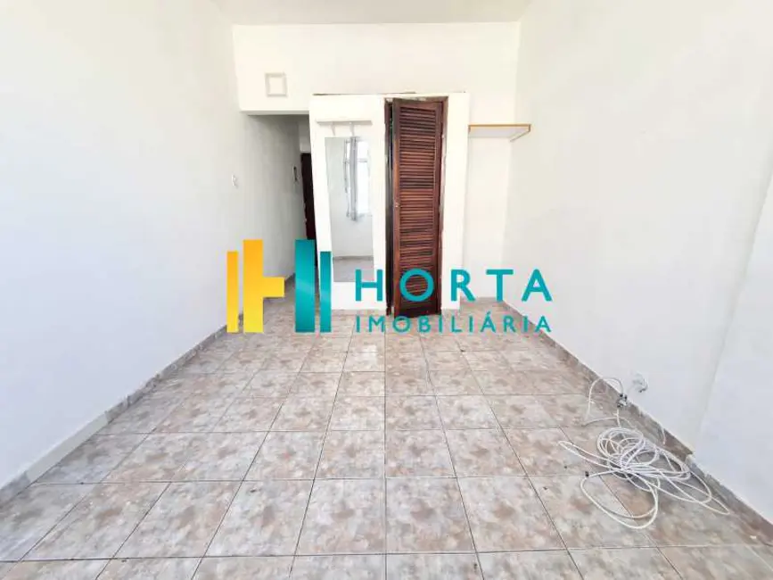 Kitnet à venda, 20m2 em Rio De Janeiro - RJ - imagem 1 Foto 1 de Kitnet à venda, 20m2 em Rio De Janeiro - RJ