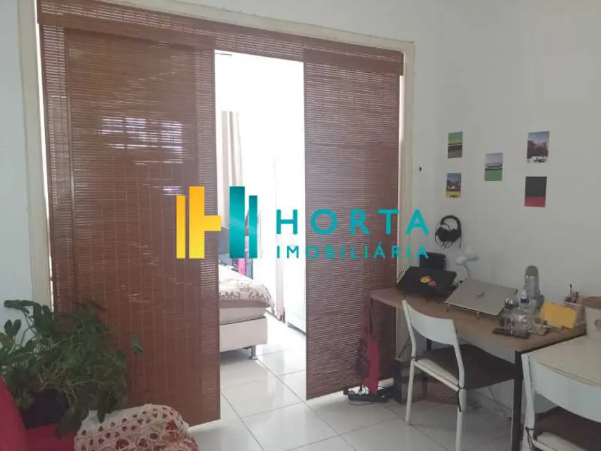 Foto 2 de Kitnet à venda, 35m2 em Rio De Janeiro - RJ