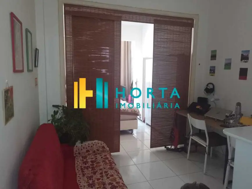Foto 1 de Kitnet à venda, 35m2 em Rio De Janeiro - RJ