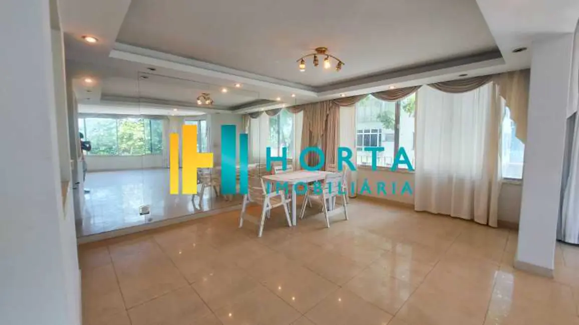 Apartamento com 4 quartos à venda e para alugar, 210m2 em Rio De Janeiro - RJ - imagem 4 Foto 4 de Apartamento com 4 quartos à venda e para alugar, 210m2 em Rio De Janeiro - RJ