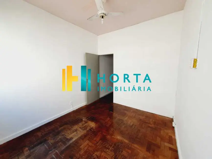 Sala Comercial à venda, 36m2 em Rio De Janeiro - RJ - imagem 2 Foto 2 de Sala Comercial à venda, 36m2 em Rio De Janeiro - RJ