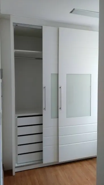 Foto 7 de Casa com 4 quartos para alugar, 270m2 em Jardim Fazenda Rincão, Aruja - SP