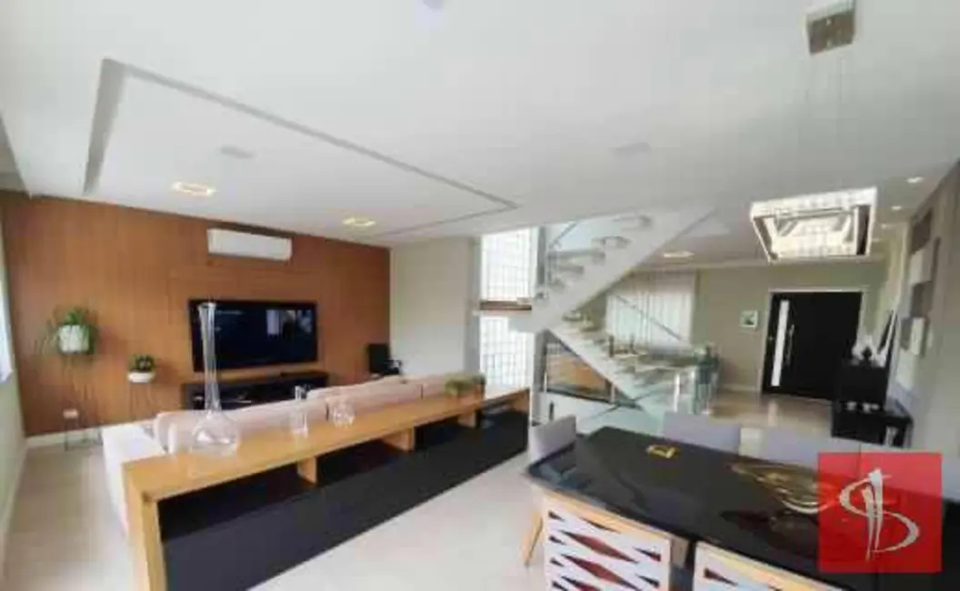 Foto 9 de Casa com 3 quartos à venda, 331m2 em Aruja - SP