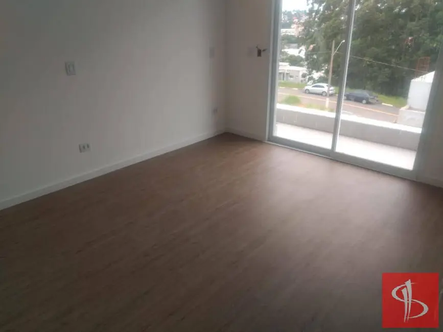 Foto 3 de Casa com 4 quartos à venda, 280m2 em Jardim das Cerejeiras, Aruja - SP