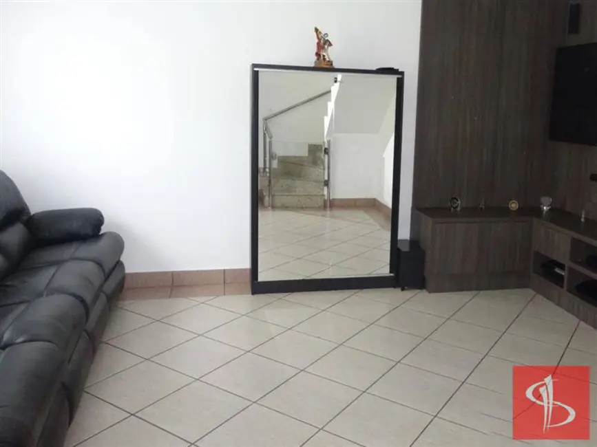 Sobrado com 3 quartos à venda, 168m2 em Vila Carrão, São Paulo - SP - imagem 6 Foto 6 de Sobrado com 3 quartos à venda, 168m2 em Vila Carrão, São Paulo - SP