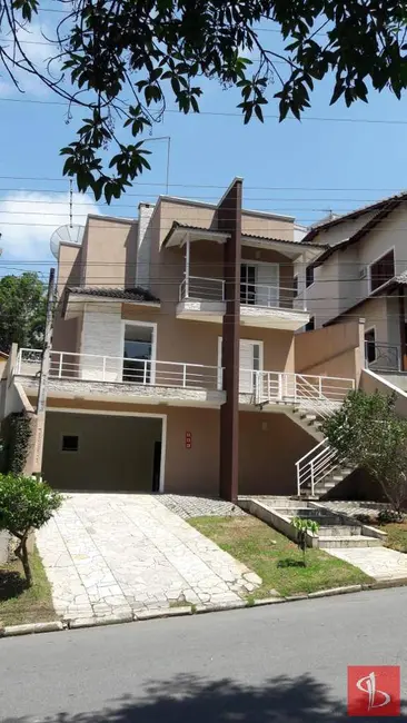 Casa com 4 quartos à venda, 311m2 em Jardim das Cerejeiras, Aruja - SP - imagem 4 Foto 4 de Casa com 4 quartos à venda, 311m2 em Jardim das Cerejeiras, Aruja - SP