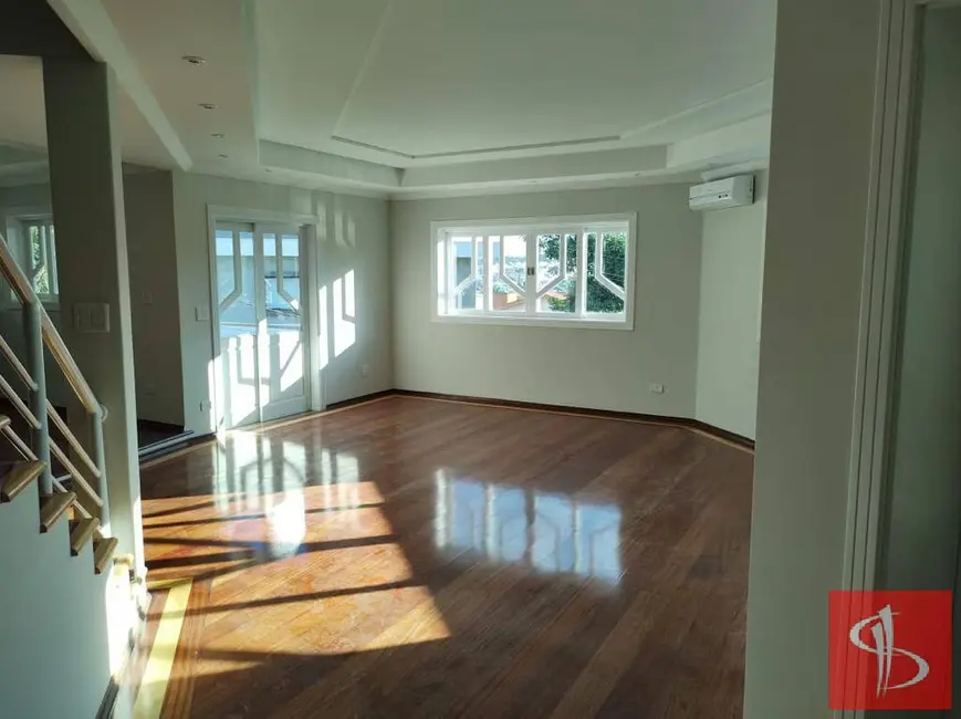 Foto 3 de Casa com 5 quartos à venda, 750m2 em Jardim das Cerejeiras, Aruja - SP