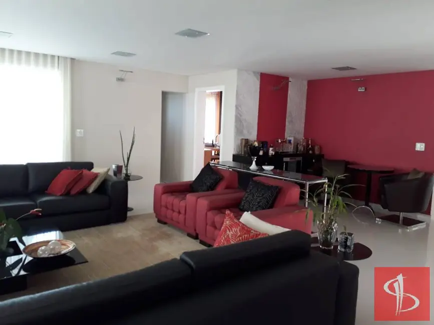 Foto 3 de Casa com 4 quartos para alugar, 600m2 em Arujázinho I, II e III, Aruja - SP