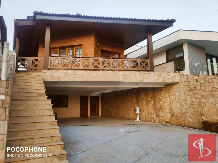 Foto 1 de Casa com 4 quartos para alugar, 300m2 em Jardim das Cerejeiras, Aruja, SP