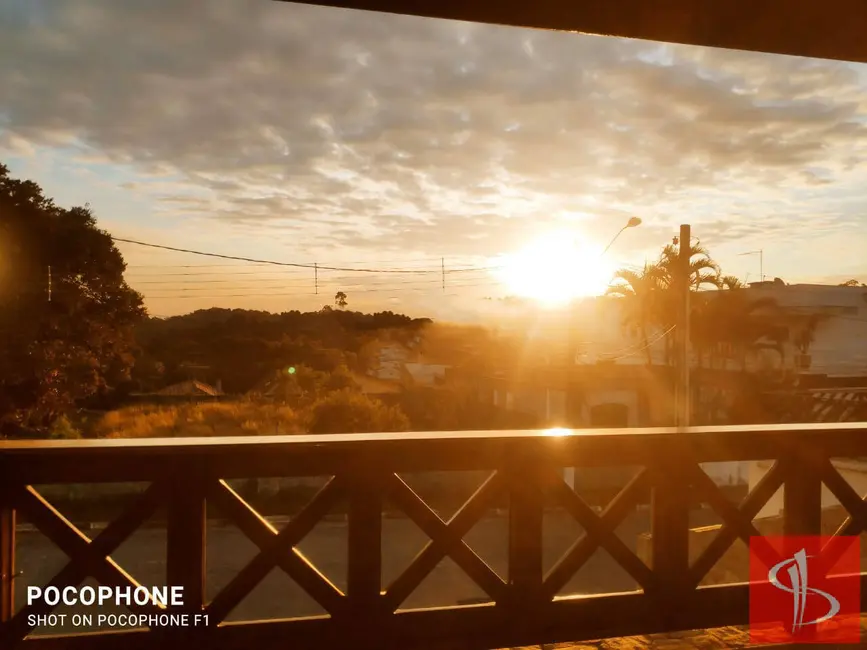Foto 3 de Casa com 4 quartos para alugar, 300m2 em Jardim das Cerejeiras, Aruja - SP