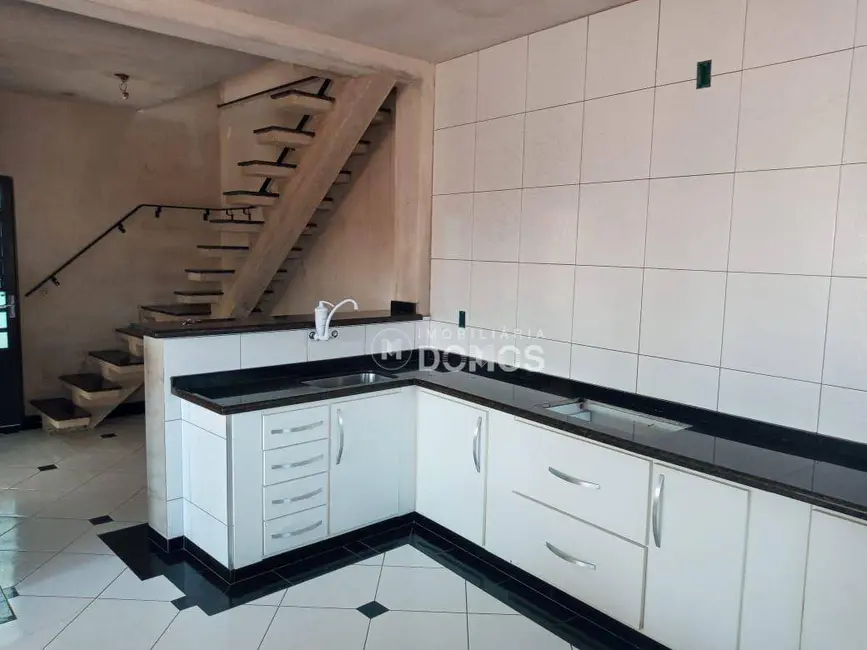 Foto 6 de Sobrado com 4 quartos à venda, 298m2 em Guaratingueta - SP