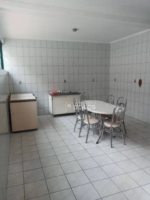 Casa com 4 quartos à venda, 270m2 em São Dimas, Guaratingueta - SP - imagem 9 Foto 9 de Casa com 4 quartos à venda, 270m2 em São Dimas, Guaratingueta - SP