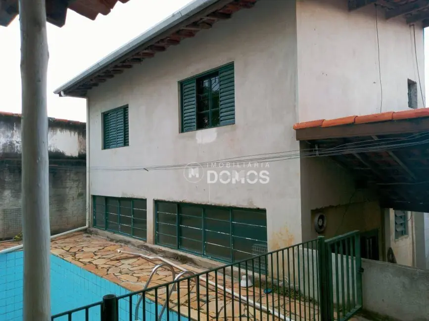Foto 1 de Casa com 4 quartos à venda, 270m2 em São Dimas, Guaratingueta - SP