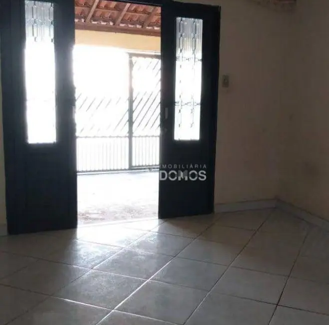 Casa com 4 quartos à venda, 270m2 em São Dimas, Guaratingueta - SP - imagem 3 Foto 3 de Casa com 4 quartos à venda, 270m2 em São Dimas, Guaratingueta - SP