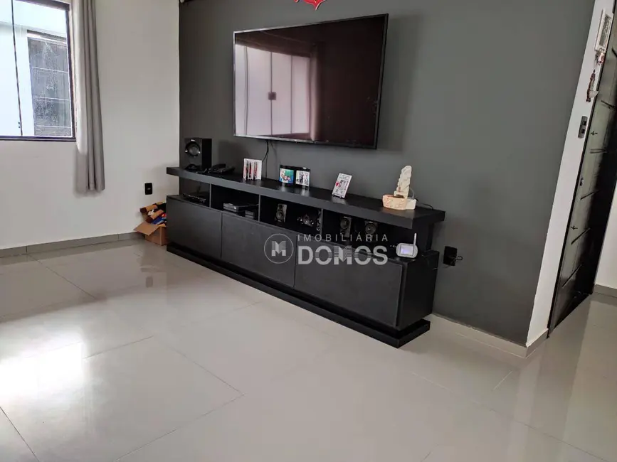 Foto 8 de Sobrado com 3 quartos à venda, 338m2 em São Dimas, Guaratingueta - SP