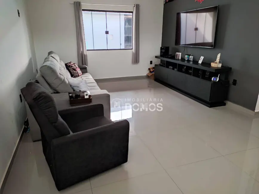 Foto 6 de Sobrado com 3 quartos à venda, 338m2 em São Dimas, Guaratingueta - SP