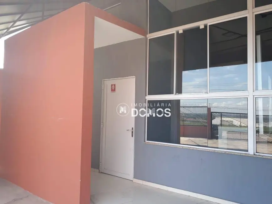 Loja para alugar, 600m2 em Guaratingueta - SP - imagem 4 Foto 4 de Loja para alugar, 600m2 em Guaratingueta - SP