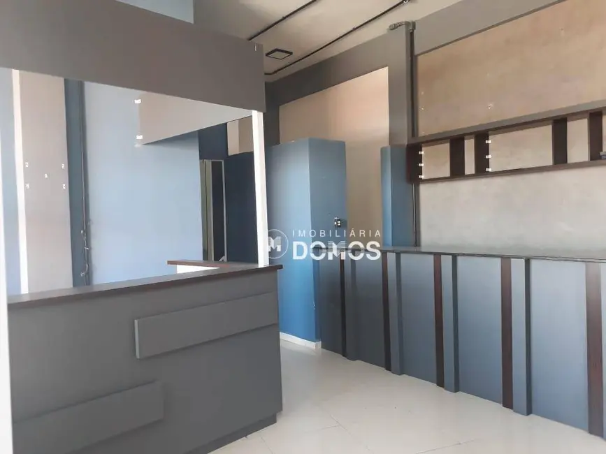 Loja para alugar, 600m2 em Guaratingueta - SP - imagem 3 Foto 3 de Loja para alugar, 600m2 em Guaratingueta - SP