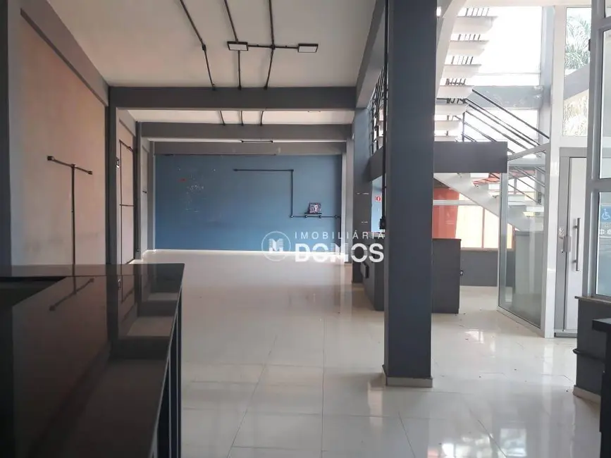 Loja para alugar, 600m2 em Guaratingueta - SP - imagem 5 Foto 5 de Loja para alugar, 600m2 em Guaratingueta - SP