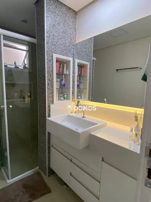 Foto 3 de Apartamento com 3 quartos à venda, 76m2 em Vila Paraíba, Guaratingueta - SP