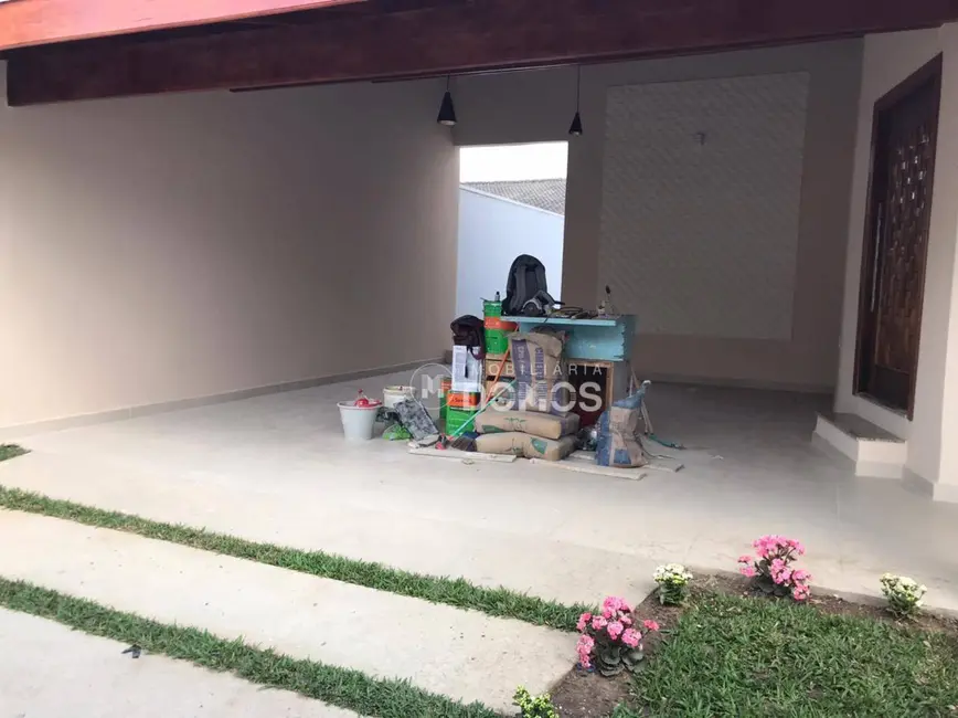 Foto 1 de Casa com 3 quartos à venda, 300m2 em Guaratingueta, SP