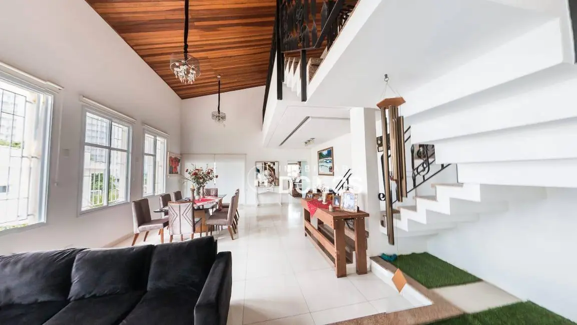 Foto 4 de Casa de Condomínio com 8 quartos à venda, 700m2 em São Dimas, Guaratingueta - SP