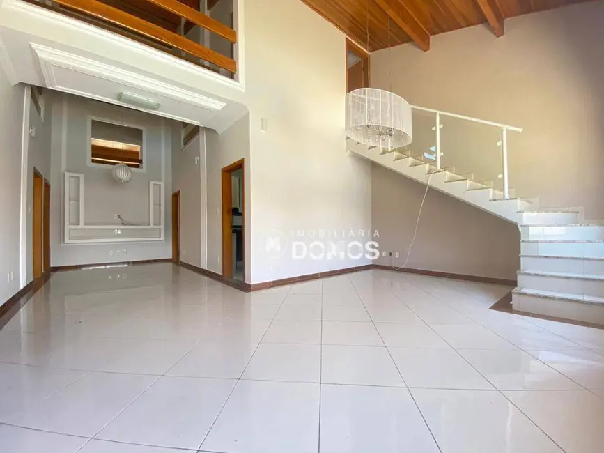 Casa com 4 quartos à venda, 2130m2 em Vila Paraíba, Guaratingueta - SP - imagem 6 Foto 6 de Casa com 4 quartos à venda, 2130m2 em Vila Paraíba, Guaratingueta - SP