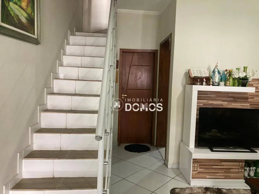Foto 4 de Casa com 2 quartos à venda, 125m2 em Jardim do Vale, Guaratingueta - SP