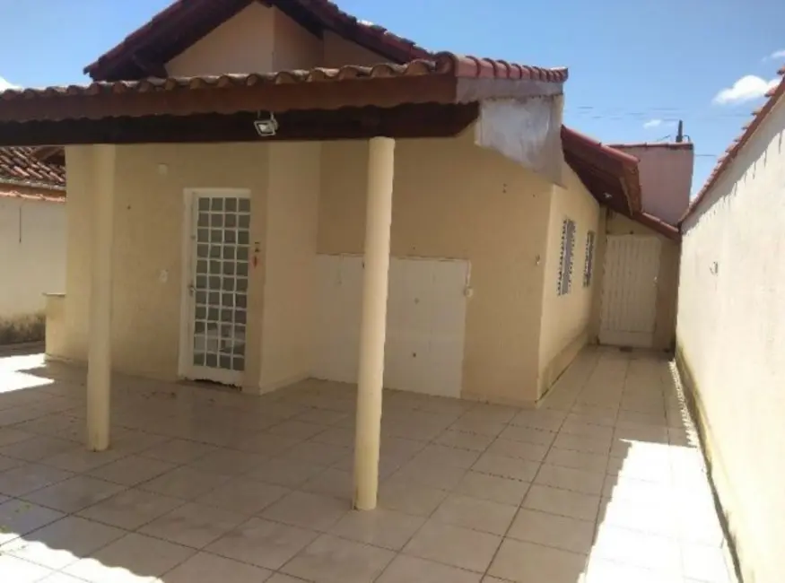 Foto 1 de Casa com 2 quartos à venda, 170m2 em Vila Municipal I, Guaratingueta - SP
