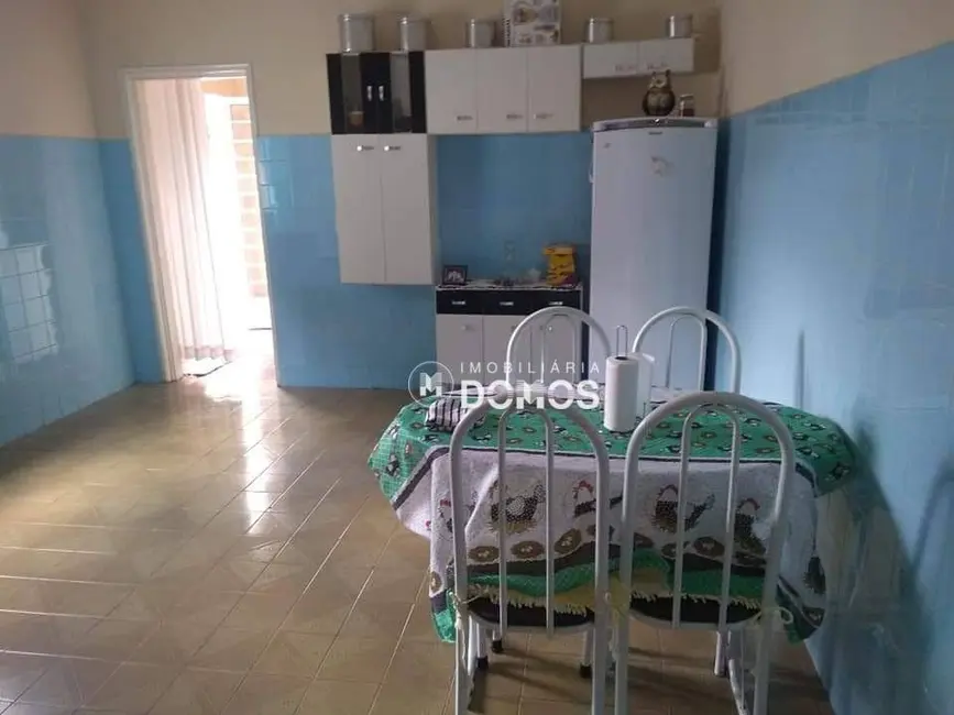 Foto 1 de Casa com 2 quartos à venda, 500m2 em Engenheiro Neiva, Guaratingueta - SP