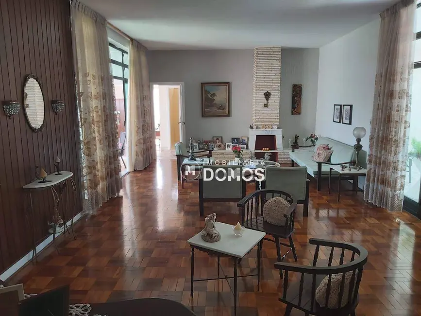 Foto 2 de Casa com 3 quartos à venda, 624m2 em Vila Paraíba, Guaratingueta - SP