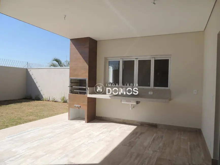 Foto 1 de Casa com 3 quartos à venda, 312m2 em Village Mantiqueira, Guaratingueta - SP