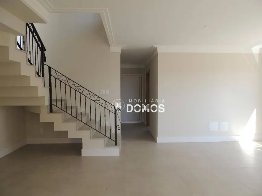 Foto 5 de Casa com 3 quartos à venda, 312m2 em Village Mantiqueira, Guaratingueta - SP