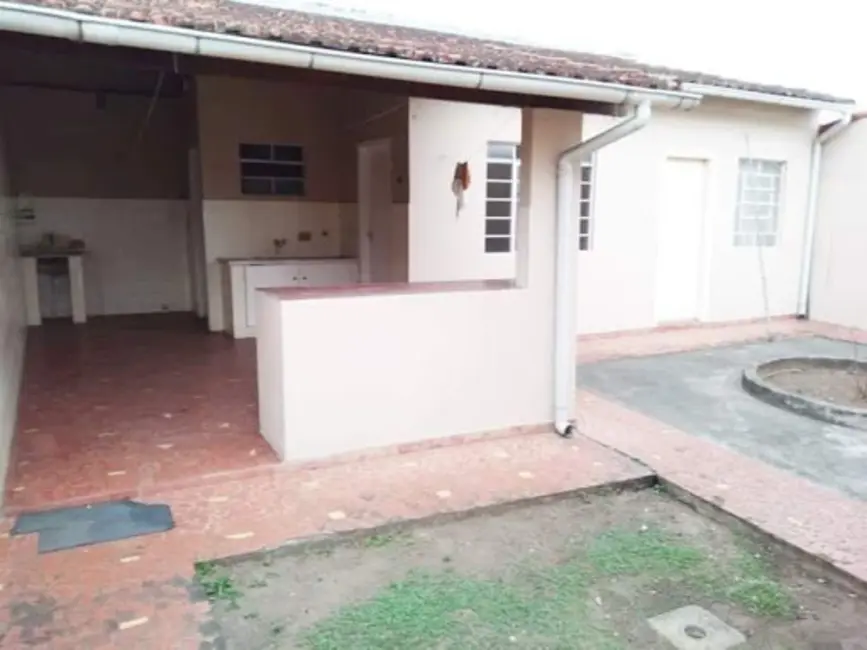 Foto 2 de Casa com 4 quartos à venda, 145m2 em Pedregulho, Guaratingueta - SP