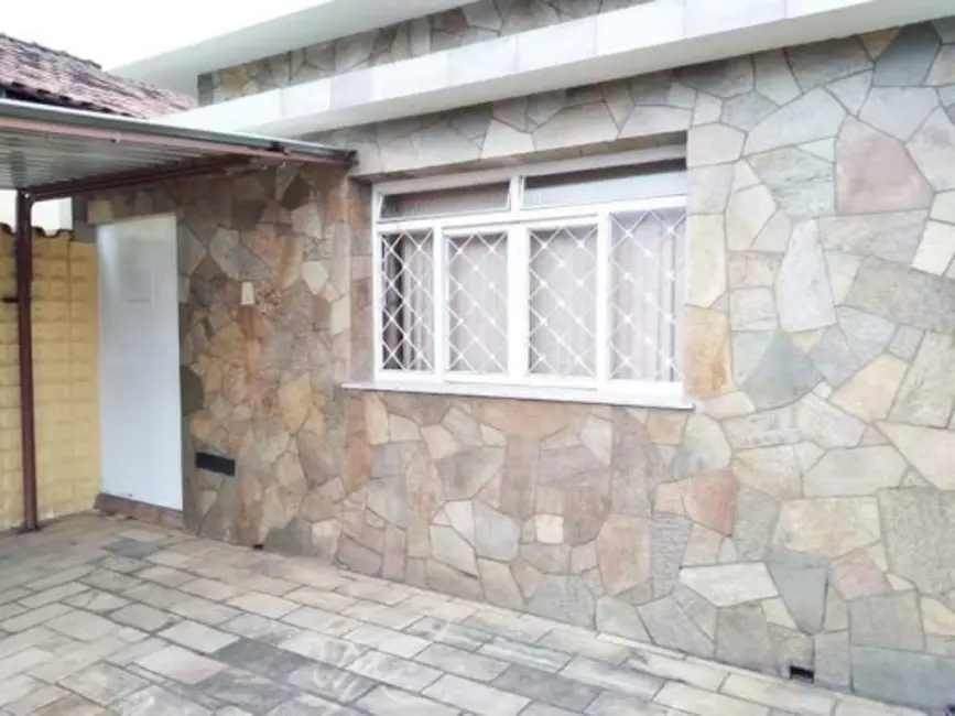 Casa com 4 quartos à venda, 145m2 em Pedregulho, Guaratingueta - SP - imagem 4 Foto 4 de Casa com 4 quartos à venda, 145m2 em Pedregulho, Guaratingueta - SP