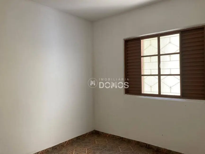 Foto 5 de Casa com 3 quartos à venda, 212m2 em Vila Comendador Rodrigues Alves, Guaratingueta - SP