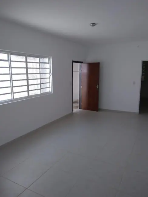 Foto 2 de Casa com 3 quartos à venda, 150m2 em Parque Residencial Beira Rio, Guaratingueta - SP