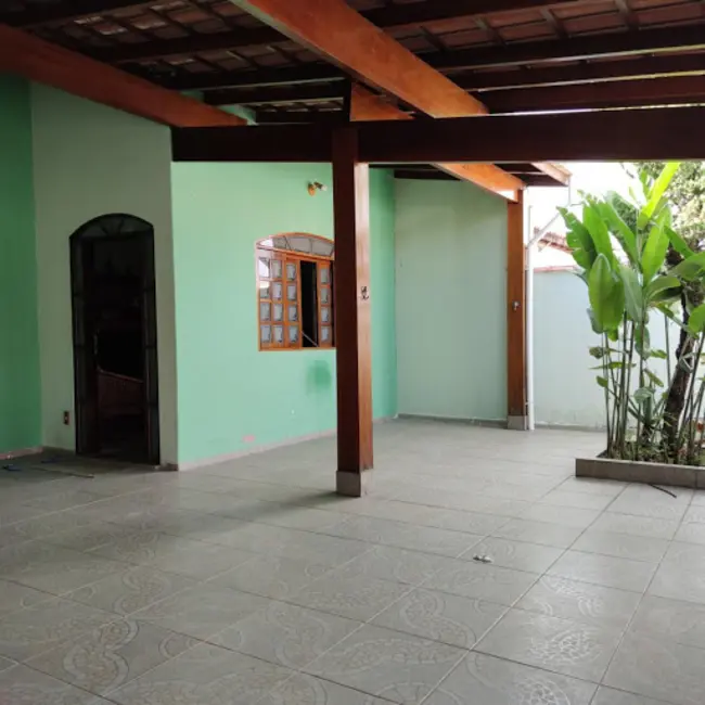 Foto 1 de Casa com 3 quartos à venda, 250m2 em Parque Residencial Beira Rio, Guaratingueta - SP