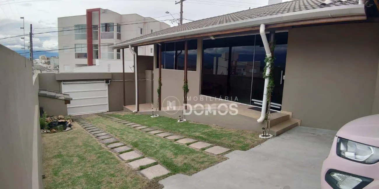 Casa com 2 quartos à venda, 300m2 em Residencial Village Santana, Guaratingueta - SP - imagem 3 Foto 3 de Casa com 2 quartos à venda, 300m2 em Residencial Village Santana, Guaratingueta - SP