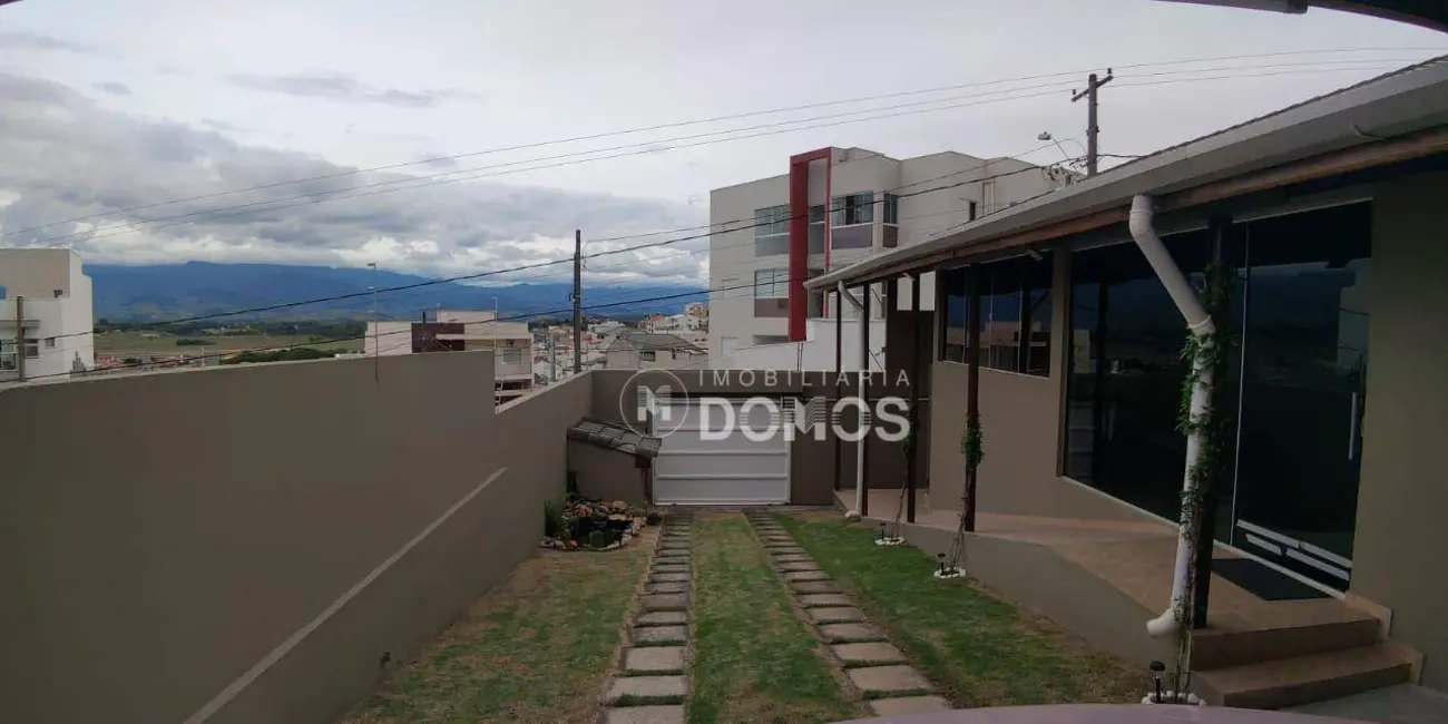 Casa com 2 quartos à venda, 300m2 em Residencial Village Santana, Guaratingueta - SP - imagem 4 Foto 4 de Casa com 2 quartos à venda, 300m2 em Residencial Village Santana, Guaratingueta - SP