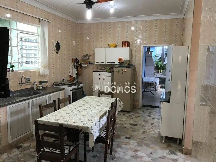 Casa com 4 quartos à venda, 363m2 em Centro, Aparecida - SP - imagem 8 Foto 8 de Casa com 4 quartos à venda, 363m2 em Centro, Aparecida - SP