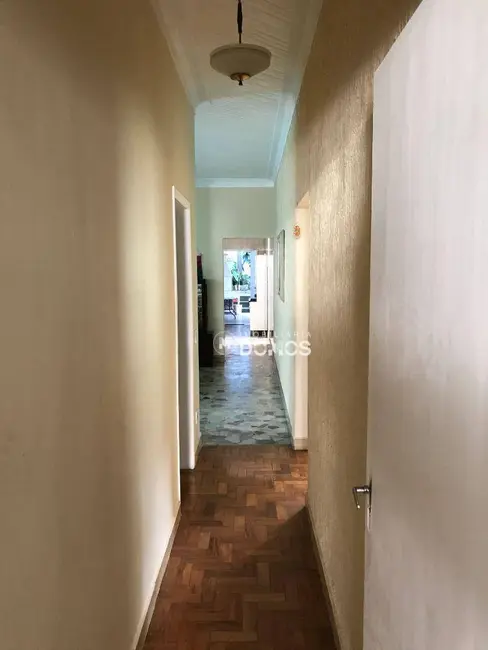 Casa com 4 quartos à venda, 363m2 em Centro, Aparecida - SP - imagem 3 Foto 3 de Casa com 4 quartos à venda, 363m2 em Centro, Aparecida - SP