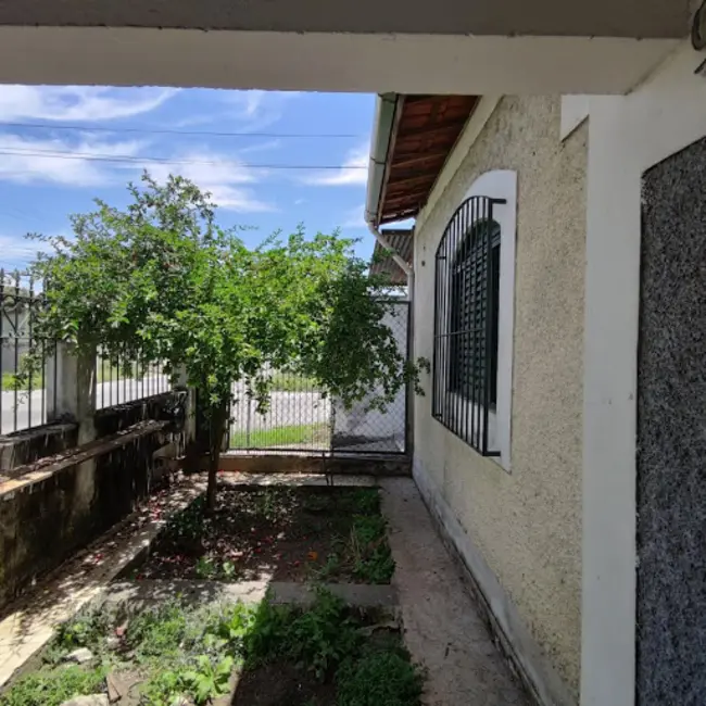 Foto 2 de Casa com 3 quartos à venda, 250m2 em Engenheiro Neiva, Guaratingueta - SP