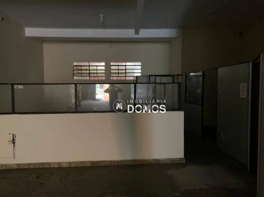 Loja para alugar, 250m2 em Centro, Guaratingueta - SP - imagem 3 Foto 3 de Loja para alugar, 250m2 em Centro, Guaratingueta - SP