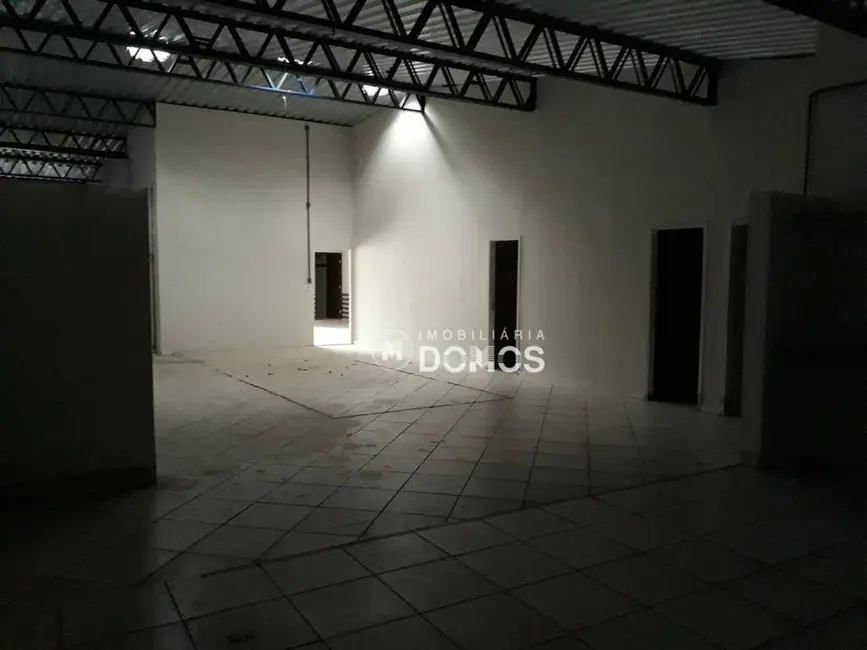 Loja para alugar em Campo do Galvão, Guaratingueta - SP - imagem 4 Foto 4 de Loja para alugar em Campo do Galvão, Guaratingueta - SP