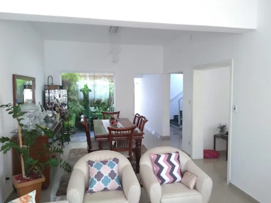 Foto 4 de Casa com 3 quartos à venda, 300m2 em Parque Residencial Beira Rio, Guaratingueta - SP