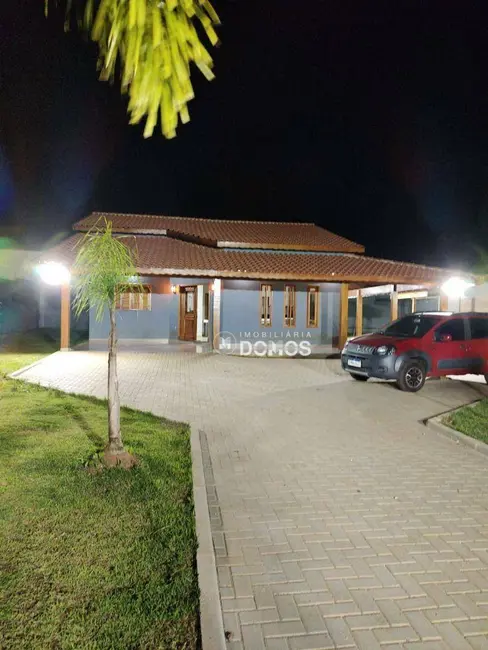 Foto 2 de Chácara com 3 quartos à venda, 1000m2 em Bom Jardim II, Guaratingueta - SP